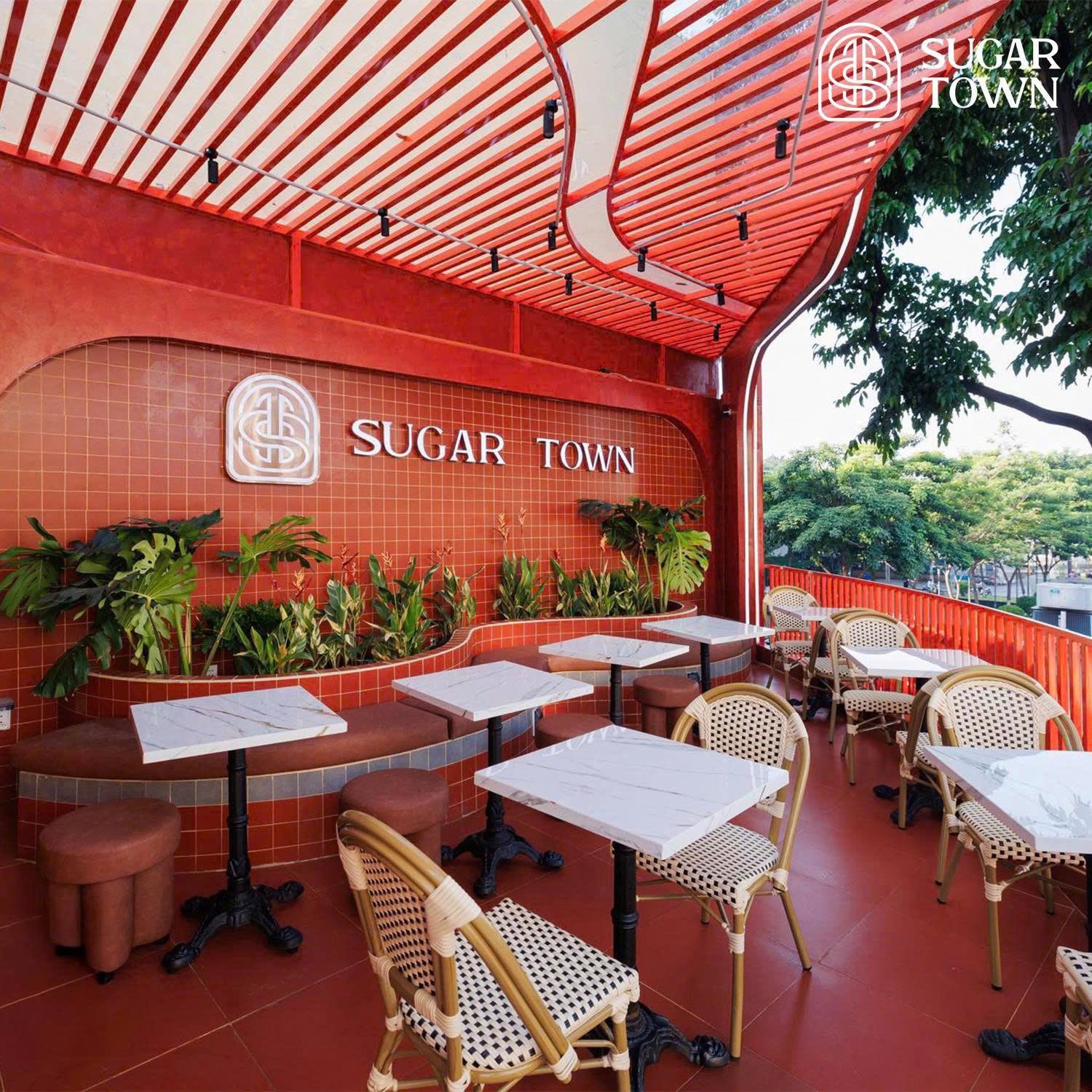 SUGAR TOWN – ảnh 2